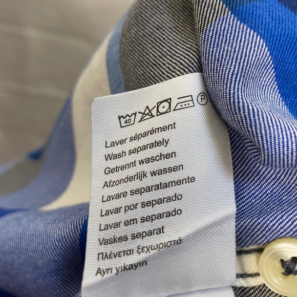 Men’s Lacoste casual button down long sleeved shirt. Size medium. - Picture 7 of 9